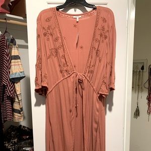 Maurice’s brand Kimono, mauve color, tie in front and long so hits the knees.